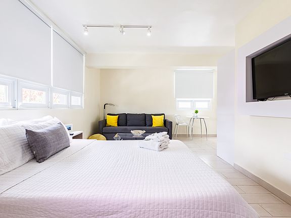 4th image of 1408 Calle Aldea #4B