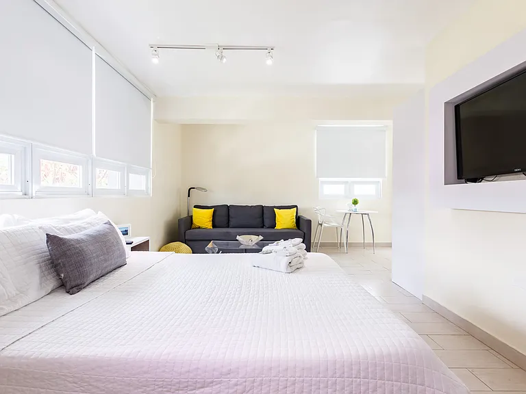 1408 Calle Aldea #4B — Photo 4