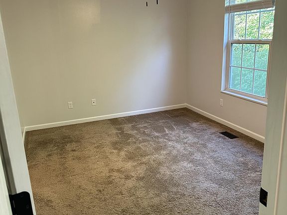 5th image of 129/131 Lucy Ln