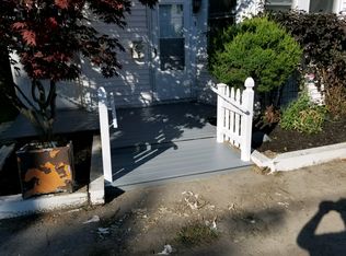 3 Grove St, Rockland, ME 04841