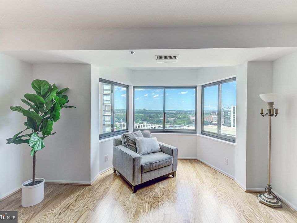 1st image of 900 N Stafford St APT 2420