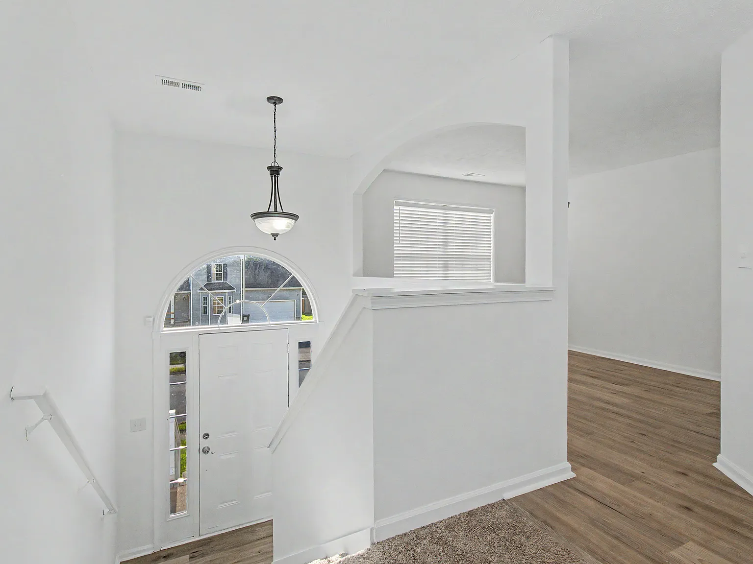 4 bed, 2195 sqft, $2,000 — Photo 3
