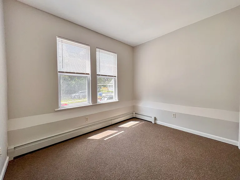 158-160 Westland St / Amauta Apartments, LLC — Photo 12