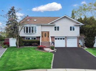 2395 Elk Ct, Bellmore, NY 11710