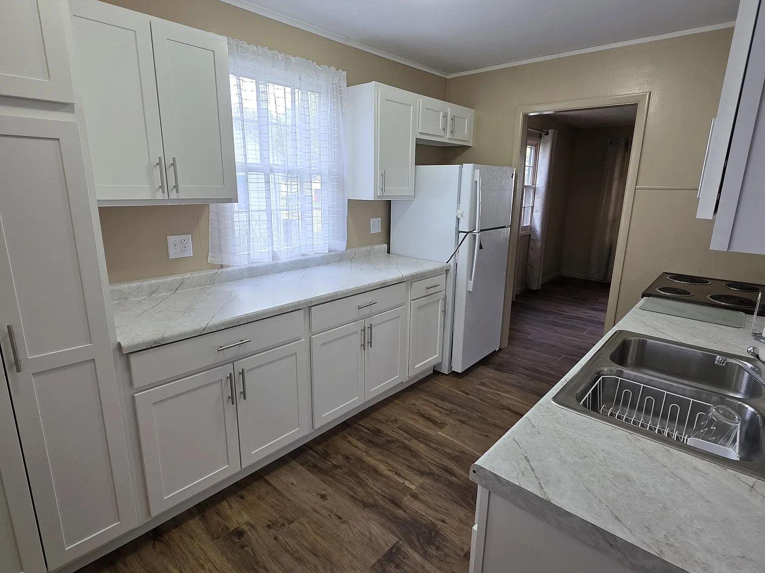 2 bed, 825 sqft, $1,500 — Photo 2