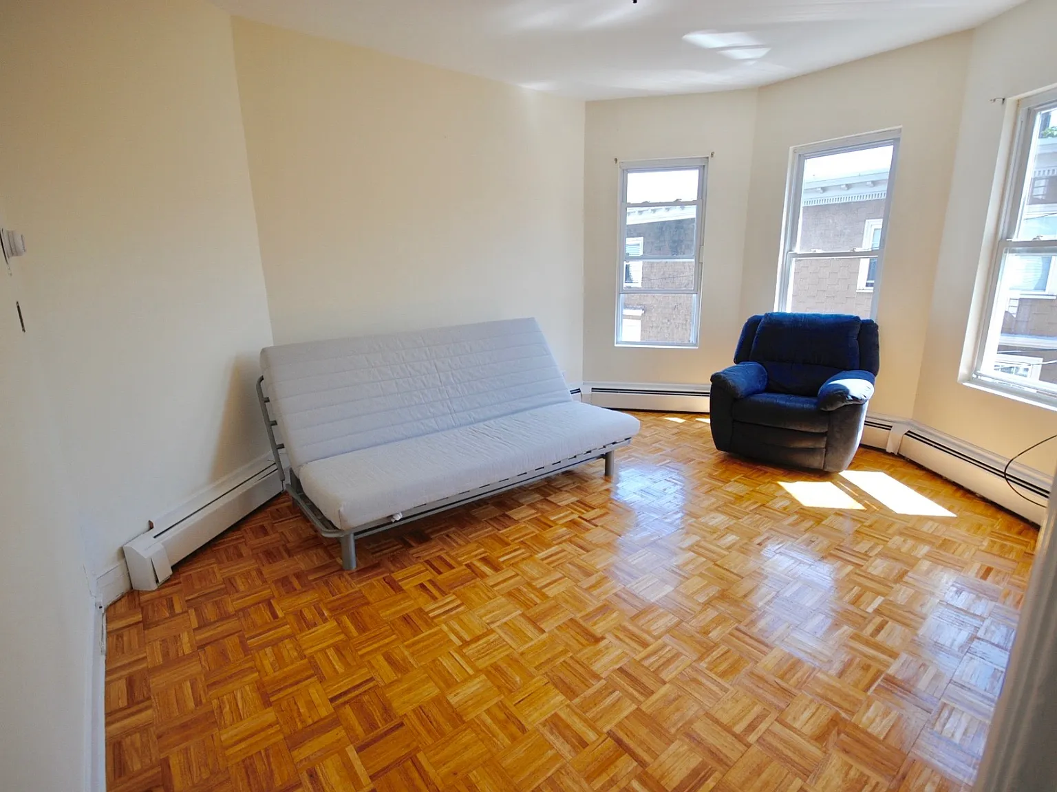 5 Spring Garden Street Apartments — Photo 3