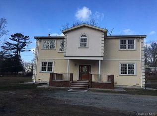 16 Woods Rd, Shawangunk, NY 12566