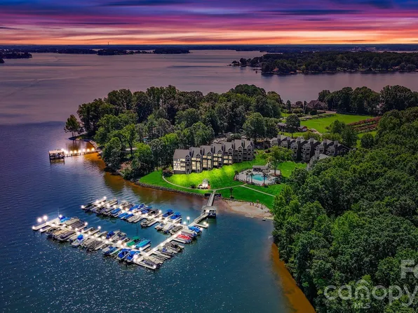 2135 Regatta Ln Unit 101, Denver, NC 28037