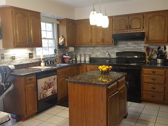 2nd image of 13584 Castlebridge Ln