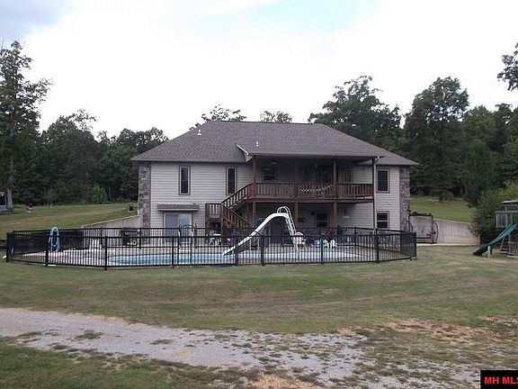 3rd image of 137 Shady Oaks Ln