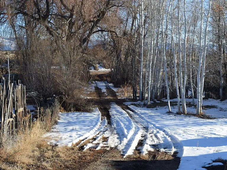 7 Las Animas Rd #B — Photo 25