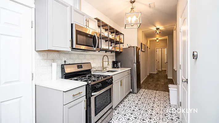 Rented by Nooklyn NYC LLC | media 21