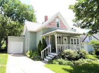 921 Oakland Ave, Waukesha, WI 53186