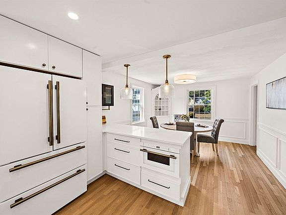 4th image of 5 Leroy Rd