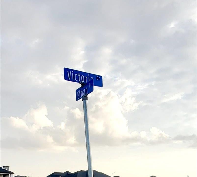 2nd image of 5028 Ethan Dr