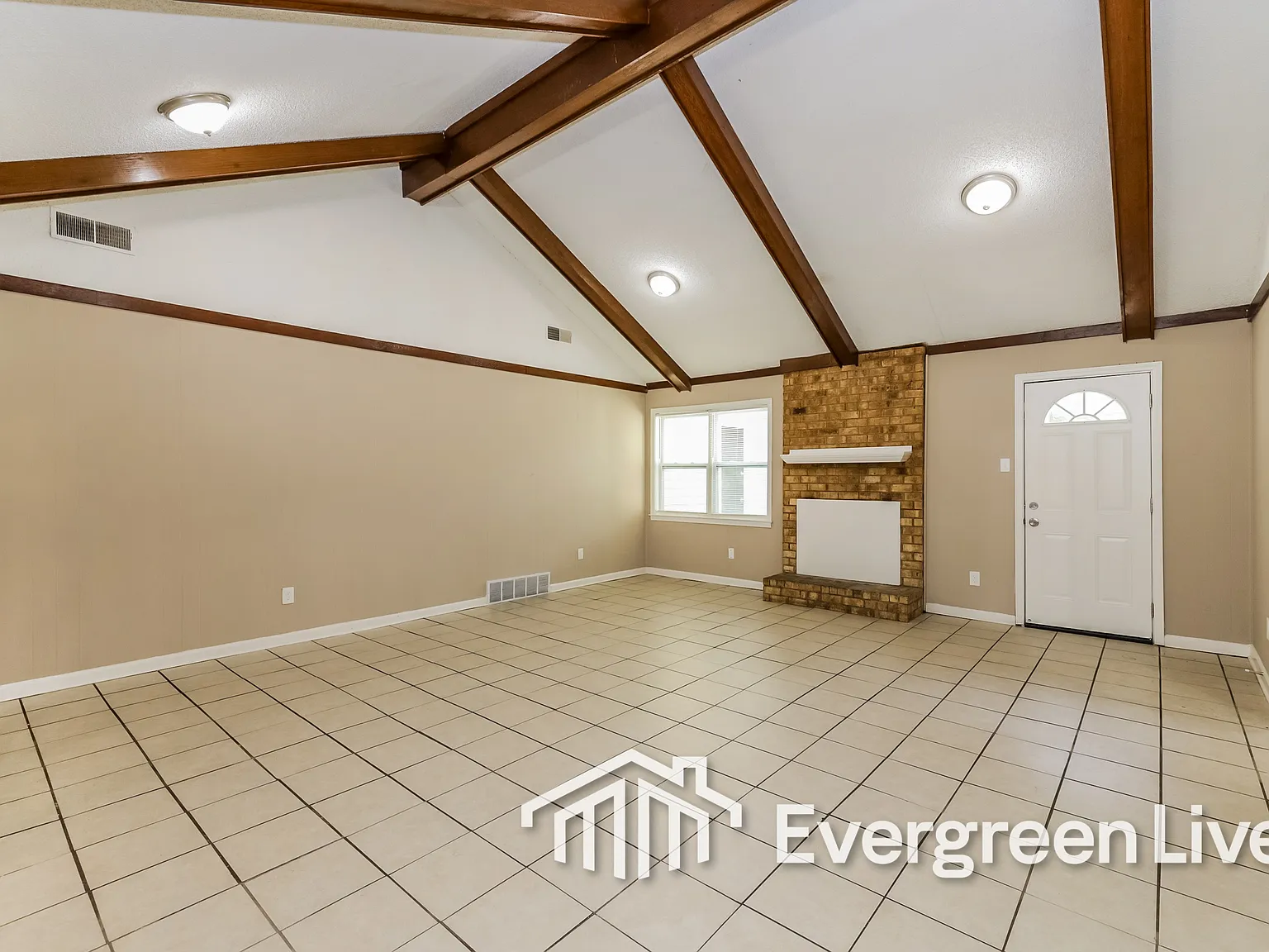 3 bed, 2.0 bath, 1795 sqft, $1,345 — Photo 3