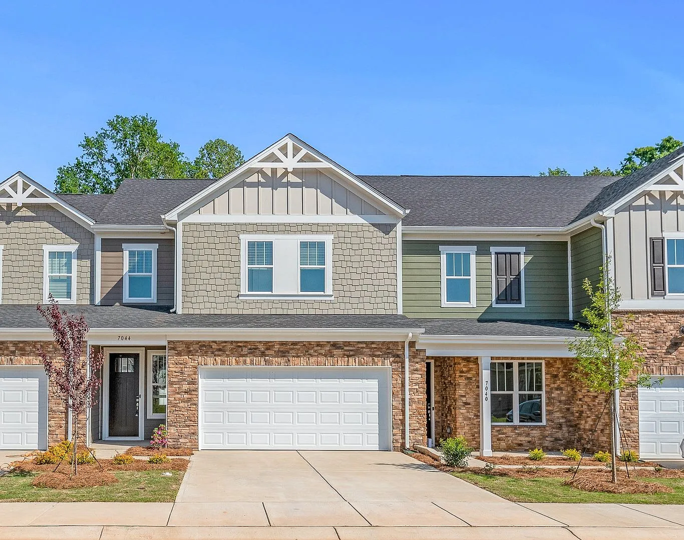 (Coming Soon) 3 bedroom Townhome at the Vineyards! — Photo 2