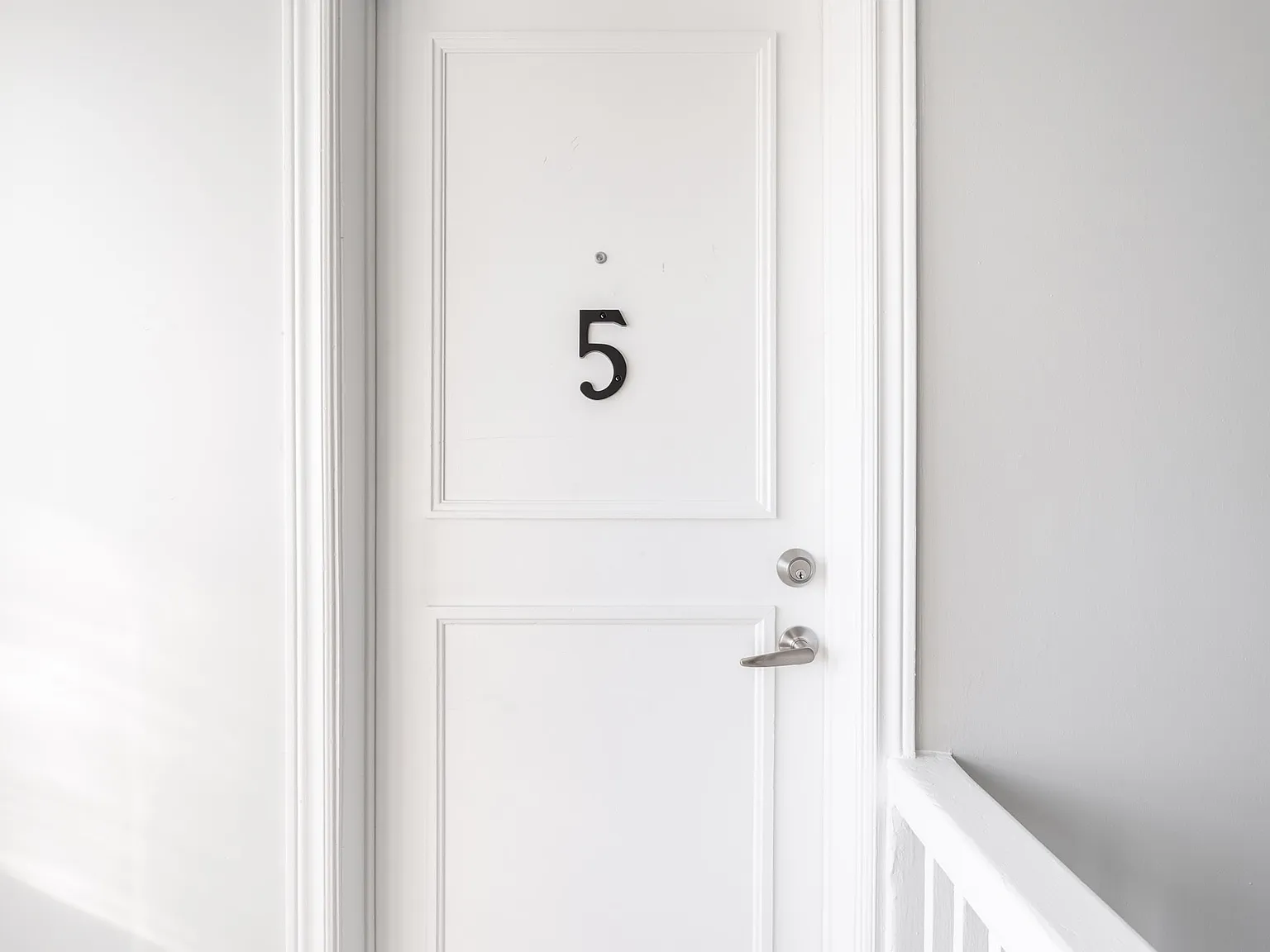 2 Bedroom Unit in Small walk up — Photo 2