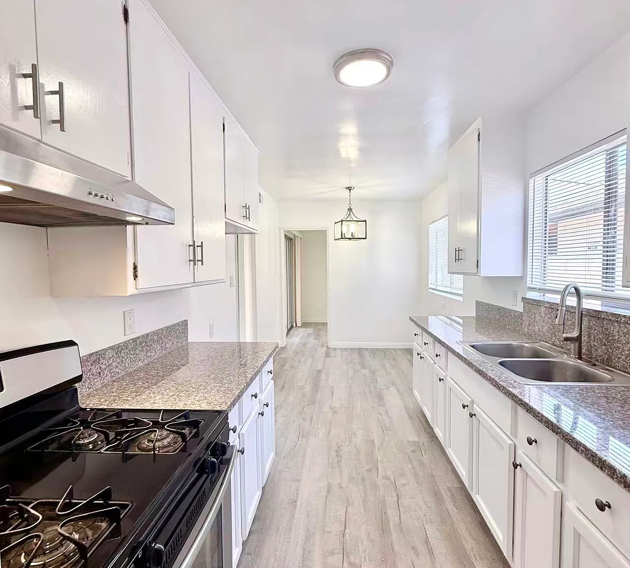 3 bed, 1200 sqft, $3,650 — Photo 1