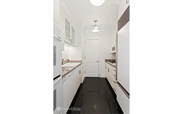 Sold by Douglas Elliman | media 15