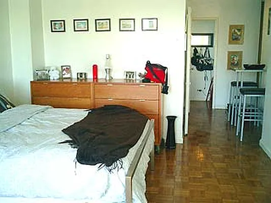 Rented by R New York | media 8