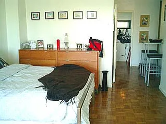 Rented by R New York