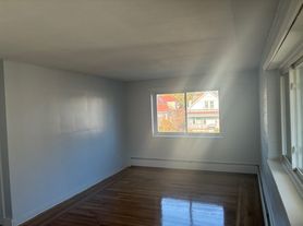 90 Norwood Ave, Cranston, RI