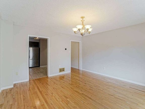 3rd image of 2443 New Wood Dr