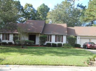 205 Sweetbriar Rd, Summerville, SC 29485