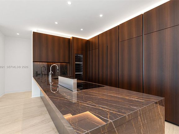 5th image of 5 Grove Isle Dr #L501