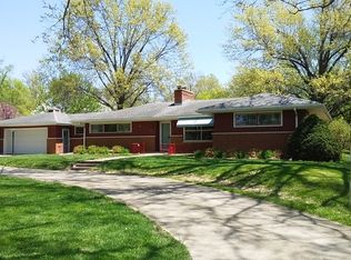 1208 Parkview Rd, Sterling, IL 61081