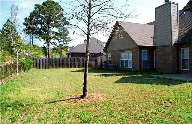 516 Chesser Cir — Photo 2