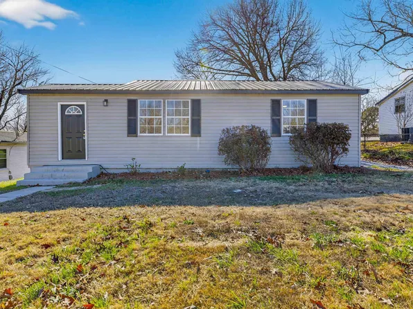 428 Oak Ln, Anniston, AL 36206