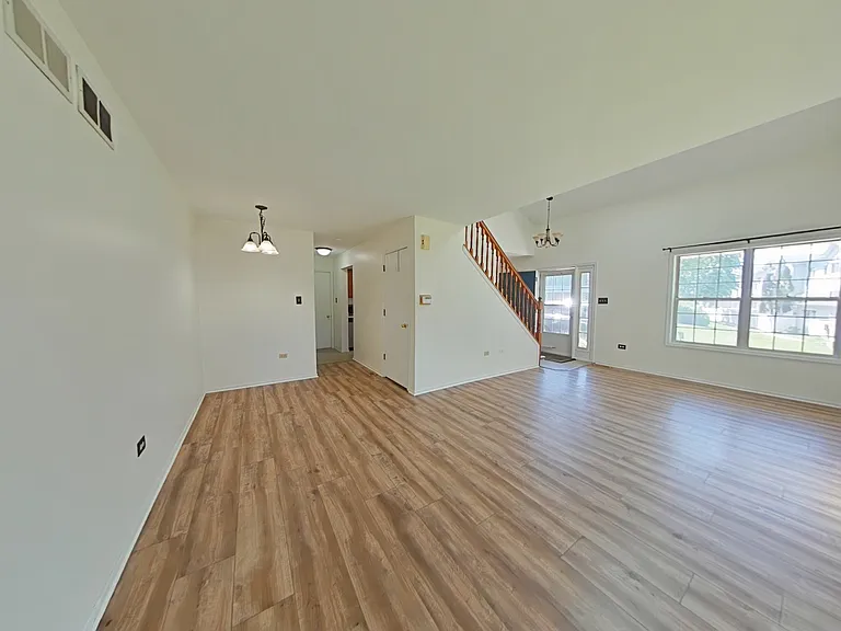 3524 Willowview Ct — Photo 3