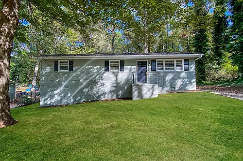 135 Wildwood Dr Photo 1