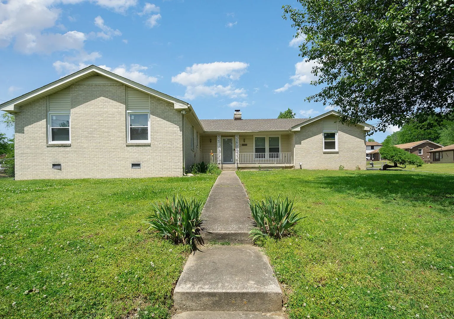 Updated Nashville Ranch for Rent! — Photo 1