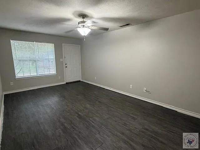 207 Cheyenne Pl — Photo 3