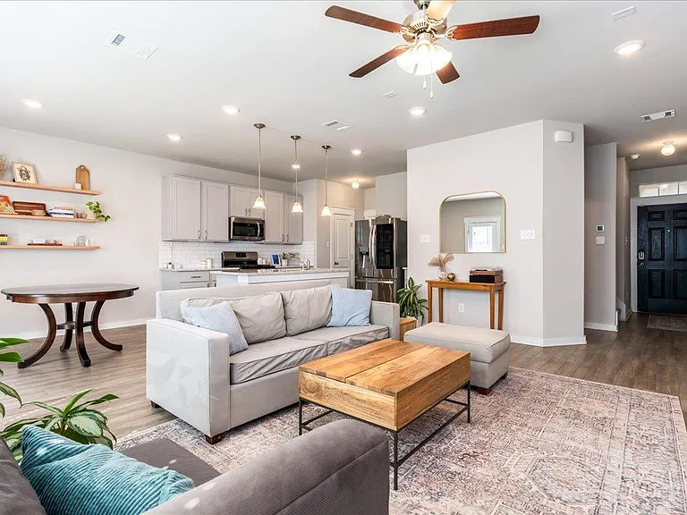 17103B Crane Fly Dr — Photo 1