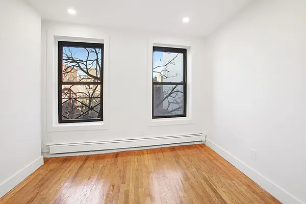 Rented by Compass | media 25