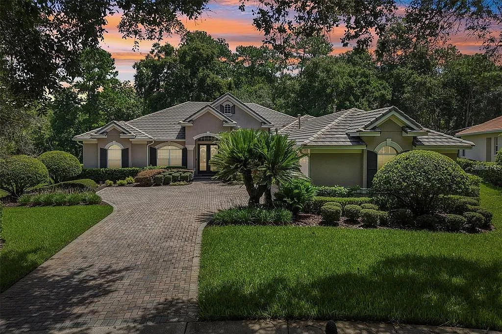 4 bed, 3.0 bath, 2905 sqft, $6,000 — Photo 1