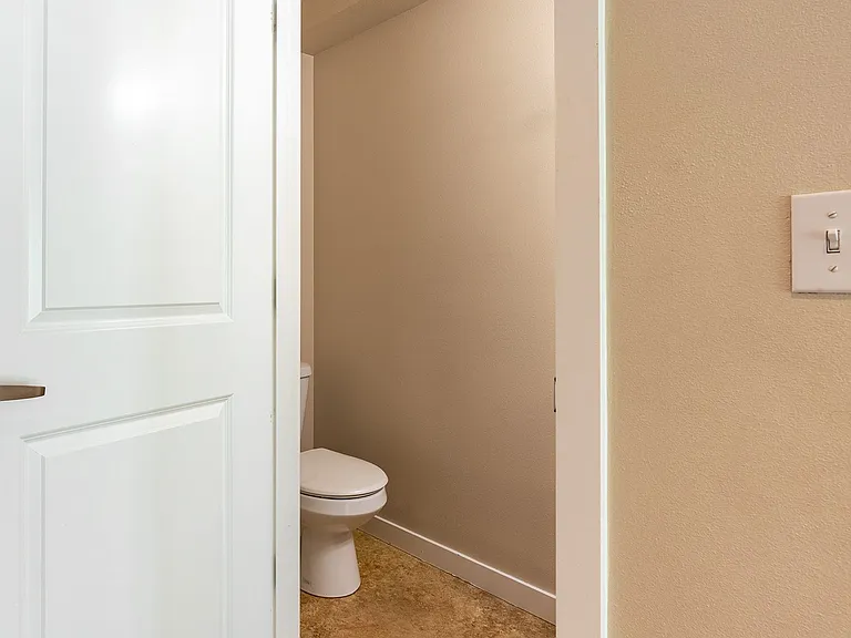 Modern 3 bedroom Townhomes with Garage — Photo 26