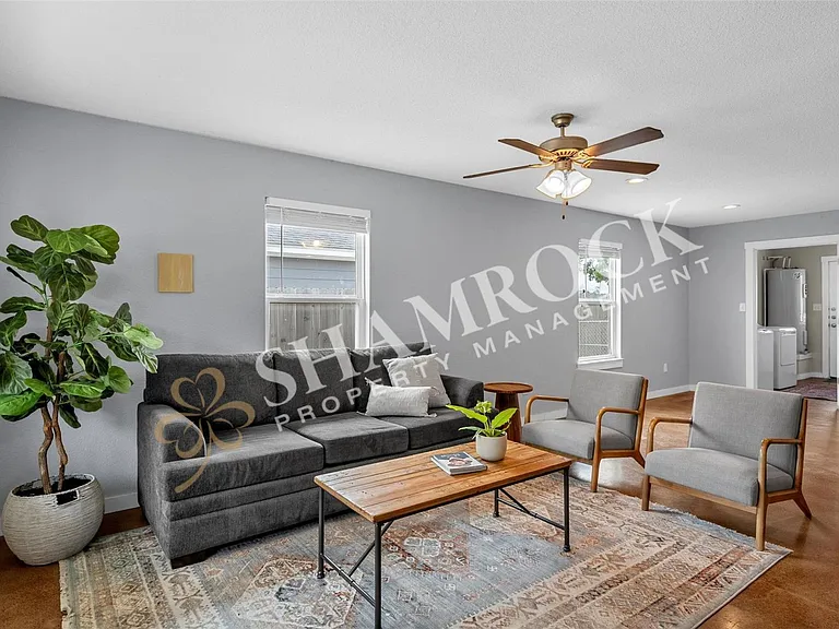 1107 Primrose Dr — Photo 9