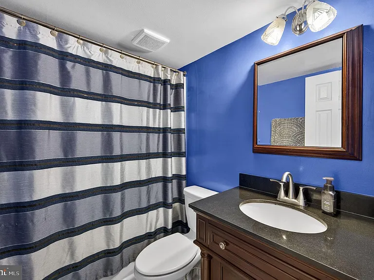 517 Florida Ave #T4 — Photo 32