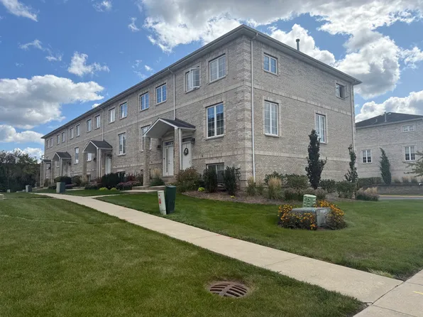 183 N East River Rd Unit C1, Des Plaines, IL 60016