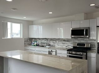 2121 S Burnside Ave, Los Angeles, CA 90016
