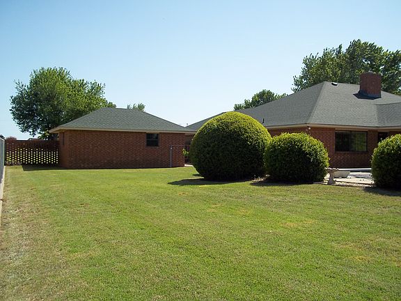 Beautifully Landscaped 