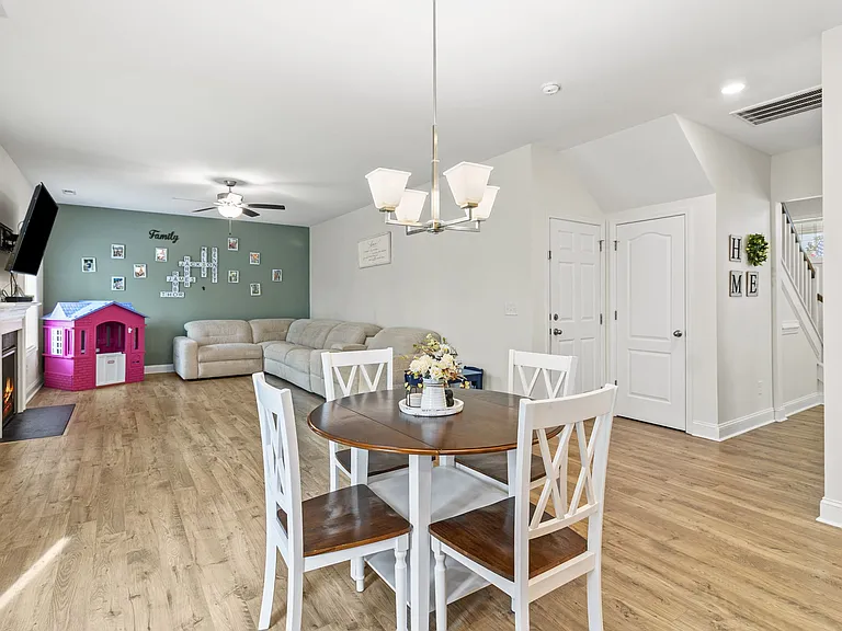 216 Bunting Dr — Photo 12