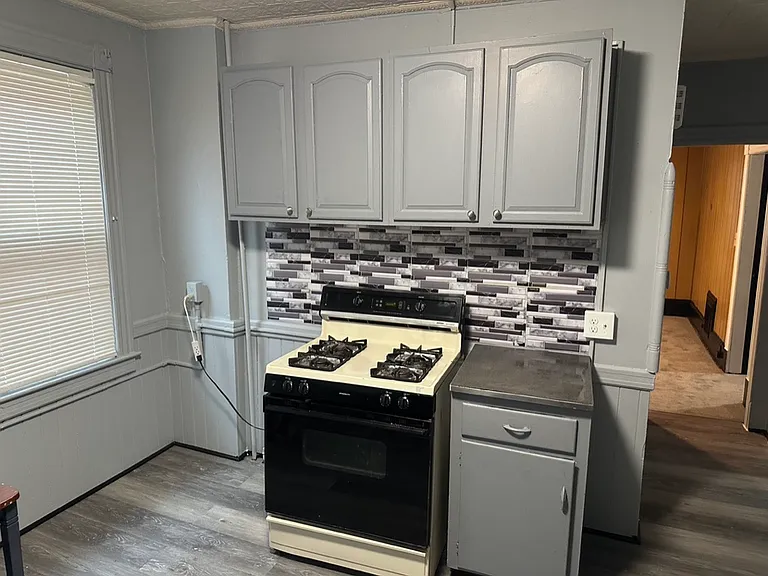 683 Union St #2 — Photo 10