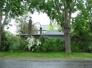 195 Sowams Rd, Barrington, RI 02806