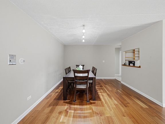 5th image of 6490 N Northwest Hwy APT 1C